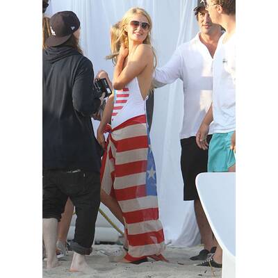 Paris Hilton feiert den Unabhängigkeitstag