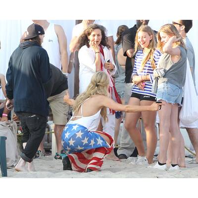 Paris Hilton feiert den Unabhängigkeitstag