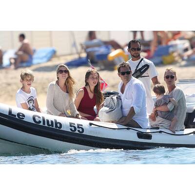 Uma Thurman urlaubt in Saint Tropez