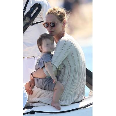 Uma Thurman urlaubt in Saint Tropez