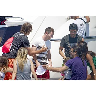 Lionel Messi, Cesc Fàbregas mit Familie auf Urlaub