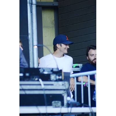 Ashton Kutcher & Mila Kunis bei Konzert