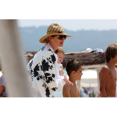 Uma Thurman urlaubt noch immer in St. Tropez