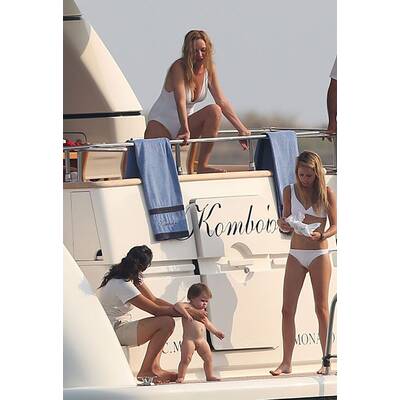 Uma Thurman urlaubt noch immer in St. Tropez