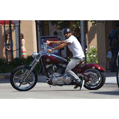 Jesse Metcalfe macht die Straßen unsicher