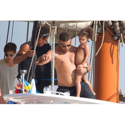 Ronaldo genießt den Strand-Urlaub mit seiner Familie