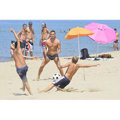 Fußball-Star Totti am Strand von Sabaudia