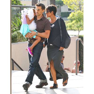 Halle Berry und Olivier Martinez gehen mit Nahla ins Kino