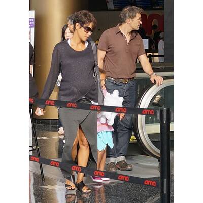 Halle Berry und Olivier Martinez gehen mit Nahla ins Kino