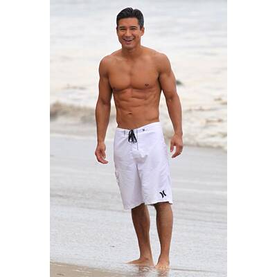 Mario Lopez genießt  einen Tag am Strand