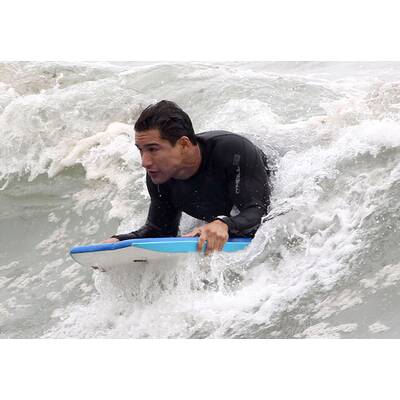 Mario Lopez genießt  einen Tag am Strand