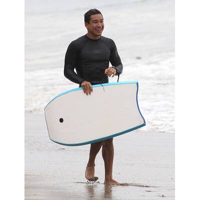Mario Lopez genießt  einen Tag am Strand