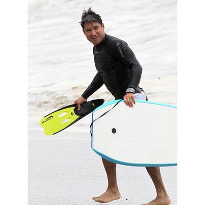 Mario Lopez genießt  einen Tag am Strand