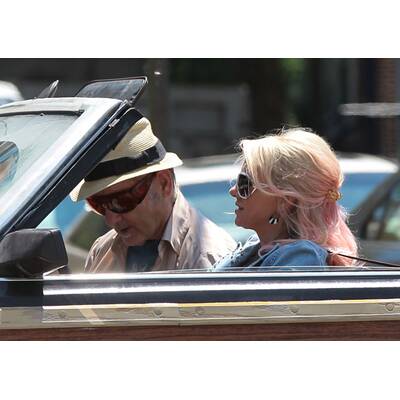 Naomi Watts im Trash-Outfit