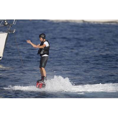 Leonardo DiCaprio hebt auf Ibiza ab