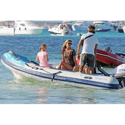 Kate Moss geht baden