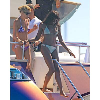 Naomi Campbell: Gut gelaunte Wasserratte