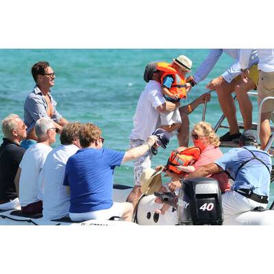 Elton John mit Ehemann und Kindern