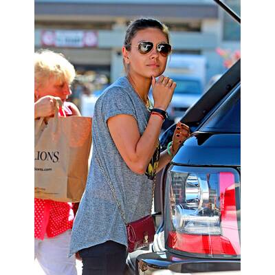 Mila Kunis genießt Zeit mit ihrer Mutter