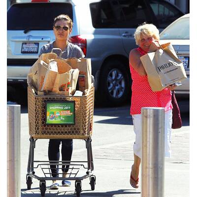 Mila Kunis genießt Zeit mit ihrer Mutter