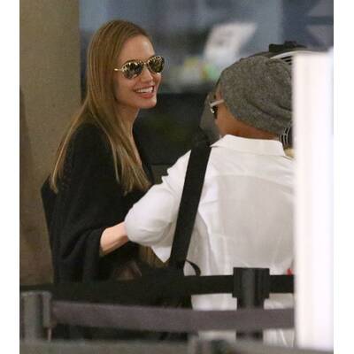 Angelina Jolie mit ihren sechs Sprösslingen