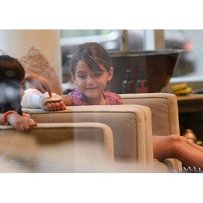 Suri und Mama Katie Holmes werden schön gemacht