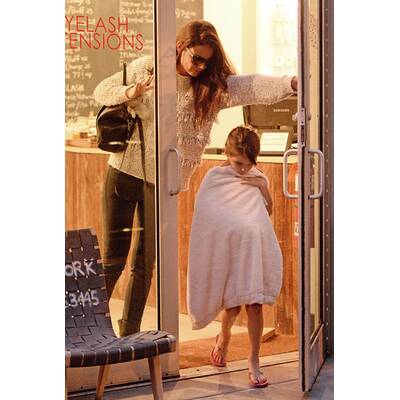 Suri und Mama Katie Holmes werden schön gemacht