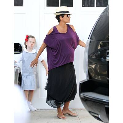 Halle Berry ist schon kugelrund