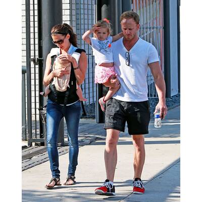 Ian Ziering shoppt mit Frau und Kindern