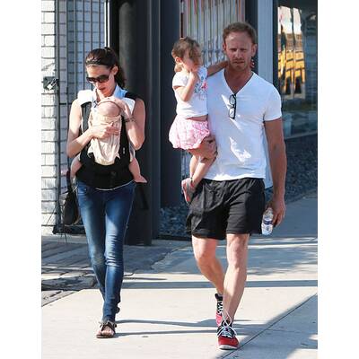 Ian Ziering shoppt mit Frau und Kindern