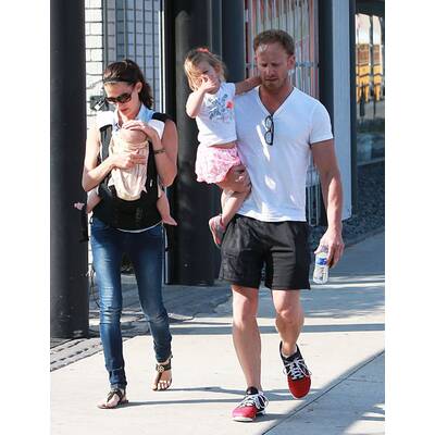 Ian Ziering shoppt mit Frau und Kindern