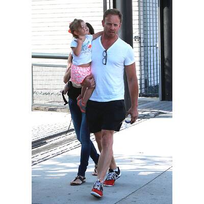 Ian Ziering shoppt mit Frau und Kindern