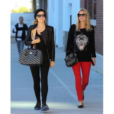 Paris & Nicky Hilton bei ihrer Lieblings-Beschäftigung