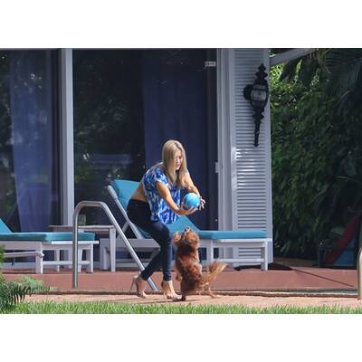 Joanna Krupa verliert fast ihr Shirt