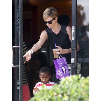 Charlize Theron mit Sohn Jackson