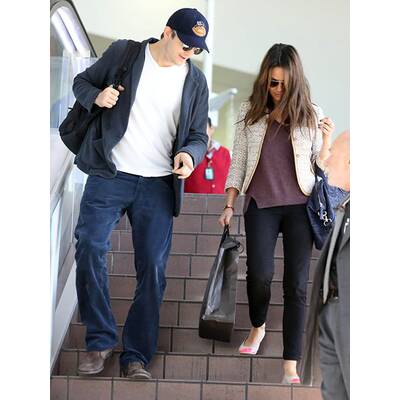 Ashton Kutcher & Mila Kunis am Flughafen
