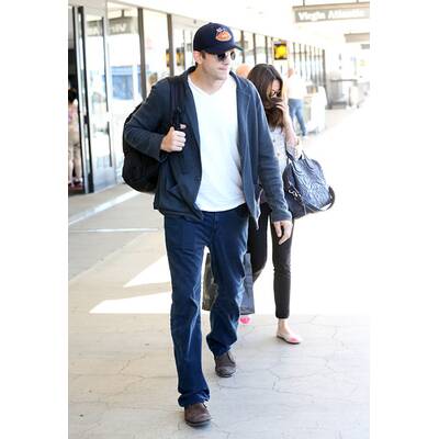 Ashton Kutcher & Mila Kunis am Flughafen