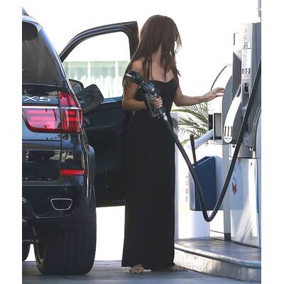 Selena Gomez erledigt Alltagsdinge