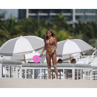 Sylvie van der Vaart: Mit Sohn Damian am Strand