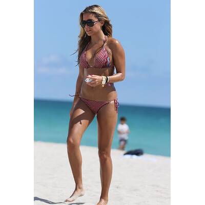 Sylvie van der Vaart: Mit Sohn Damian am Strand