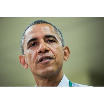 Barack Obama hilft in der Küche aus