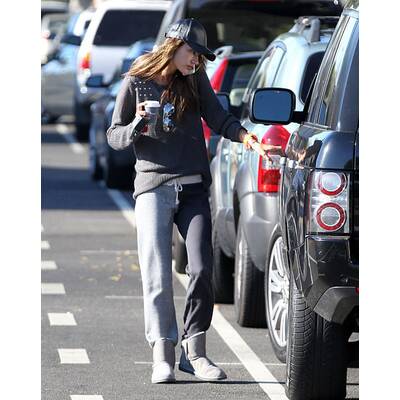 Alessandra Ambrosio brav beim Work-Out