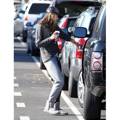 Alessandra Ambrosio brav beim Work-Out