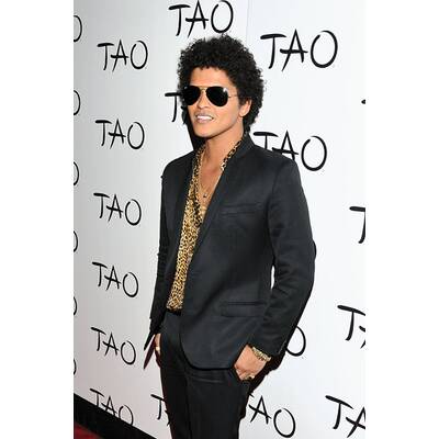 Platz 10: Skrillex (26) - 28 Millionen Dollar