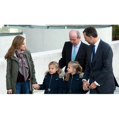 Prinzessin Leonor und Prinzessin Sofia zu Besuch beim Opa