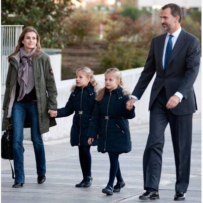 Prinzessin Leonor und Prinzessin Sofia zu Besuch beim Opa