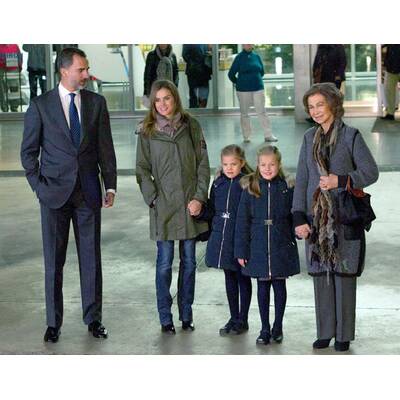 Prinzessin Leonor und Prinzessin Sofia zu Besuch beim Opa