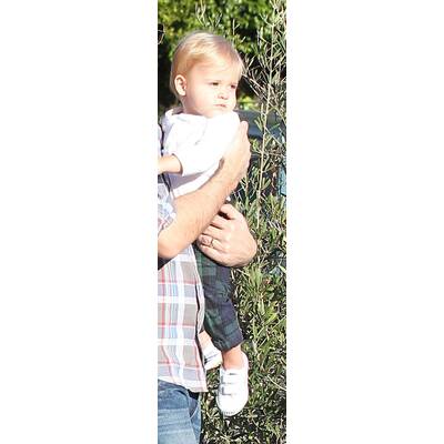 So  süß: Reese Witherspoon geht mit Mann und Sohn zum Shoppen