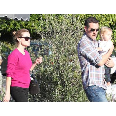 So  süß: Reese Witherspoon geht mit Mann und Sohn zum Shoppen