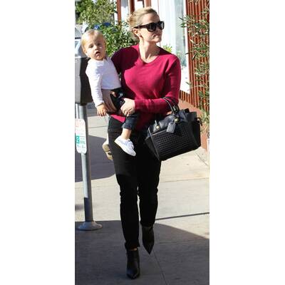 So  süß: Reese Witherspoon geht mit Mann und Sohn zum Shoppen